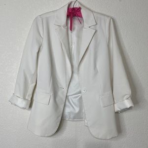 Off white blazer, super cute